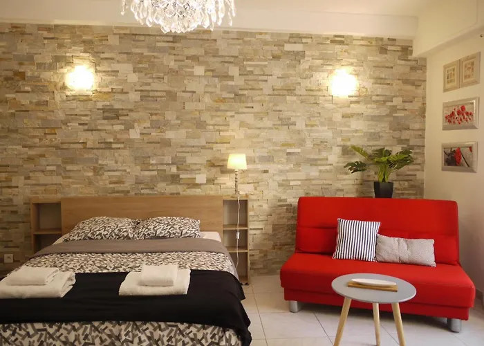 Beach - A Modern Studio Flat In Central Nice