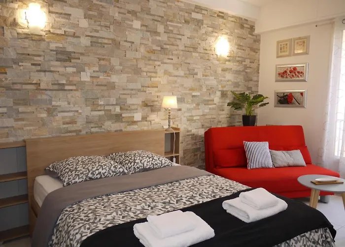 Beach - A Modern Studio Flat In Central Nice